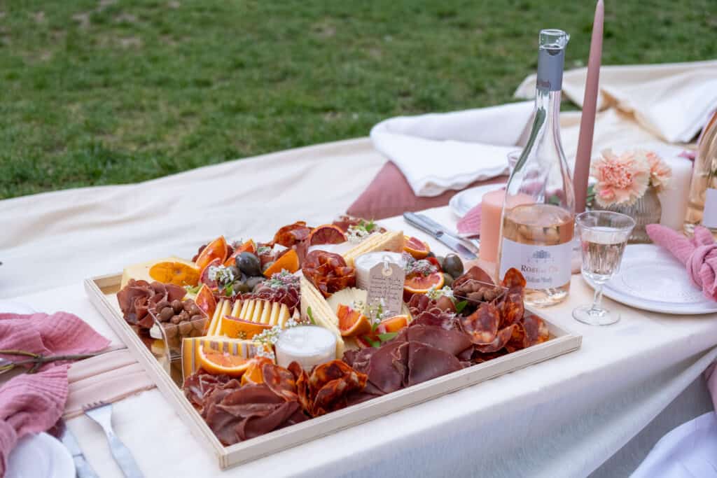 everyday parisian paris picnic 