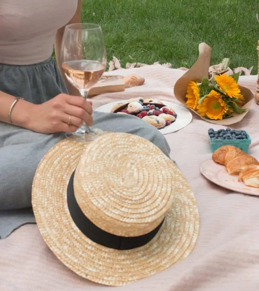 Parisian inspired Spring picnic 