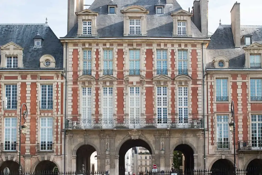 paris marais places des vosges everyday parisian