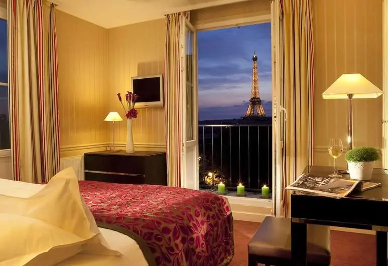 25 Paris Hotels with Eiffel Tower Views