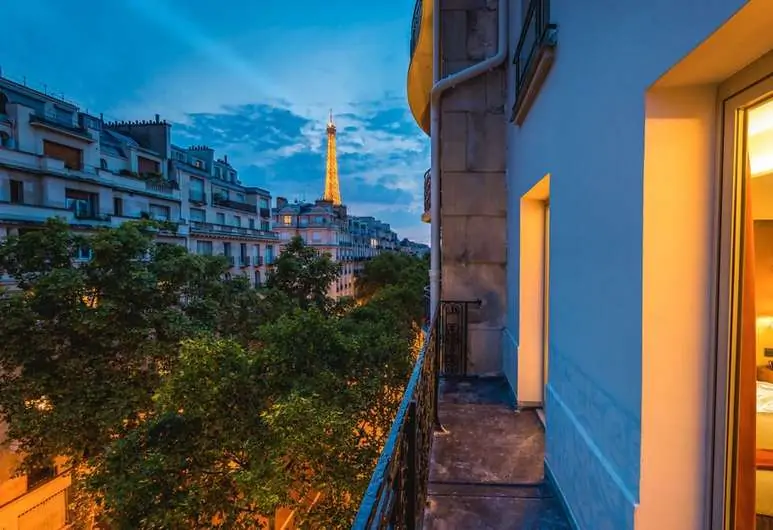 25 Paris Hotels with Eiffel Tower Views