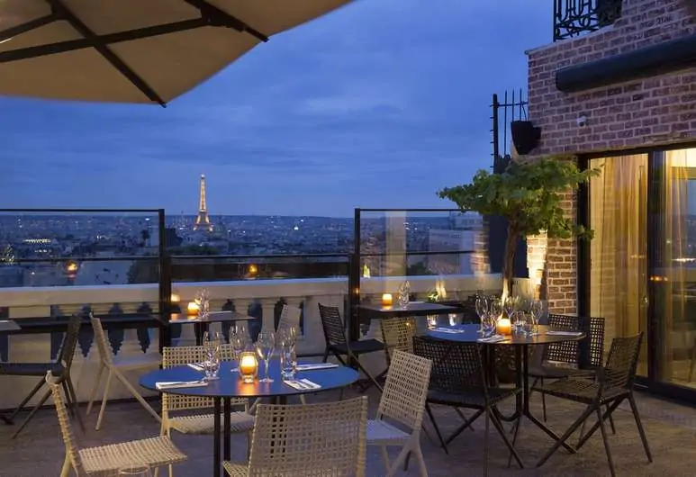  - image via hotels.com