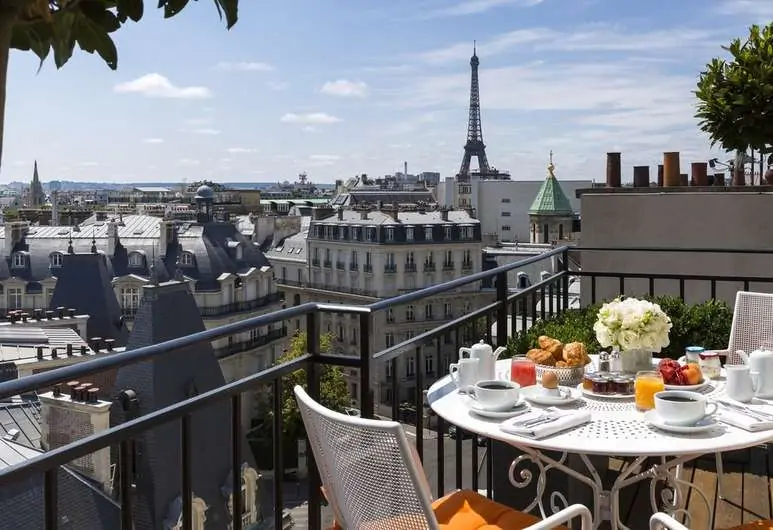 25 Paris Hotels with Eiffel Tower Views