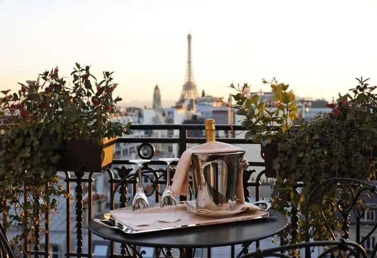 14 Top Hotels with Eiffel Tower view - for (almost) every budget!