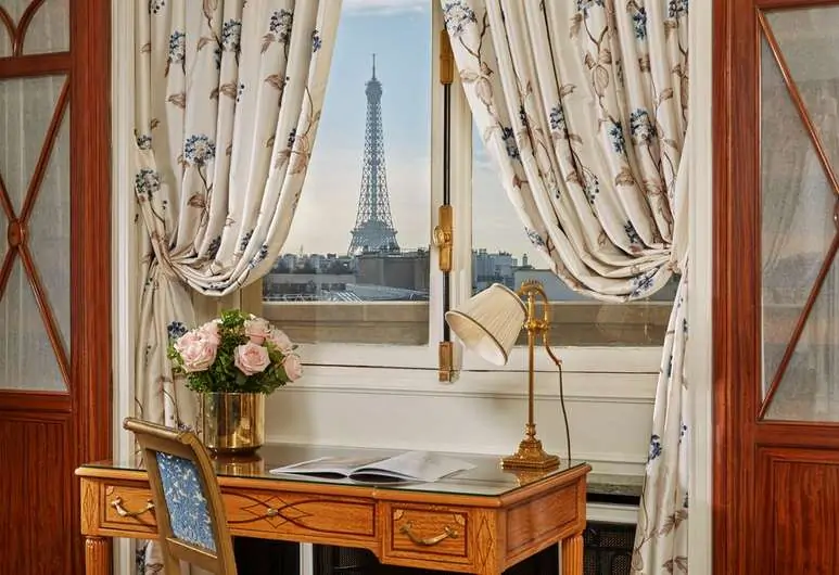 Best 16 Paris Hotel With Eiffel Tower View • For All Budgets