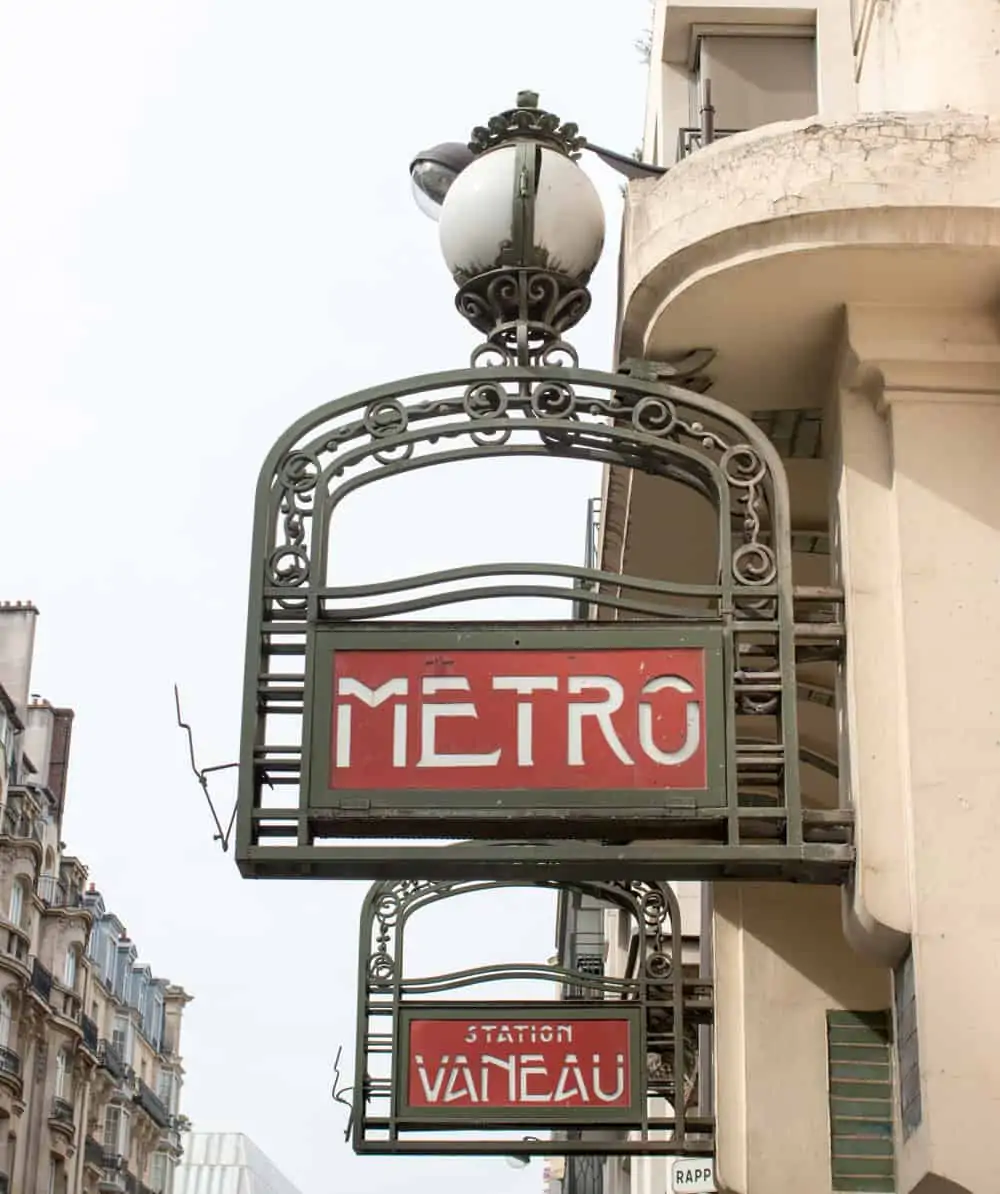10 ways to save money on your next trip to paris