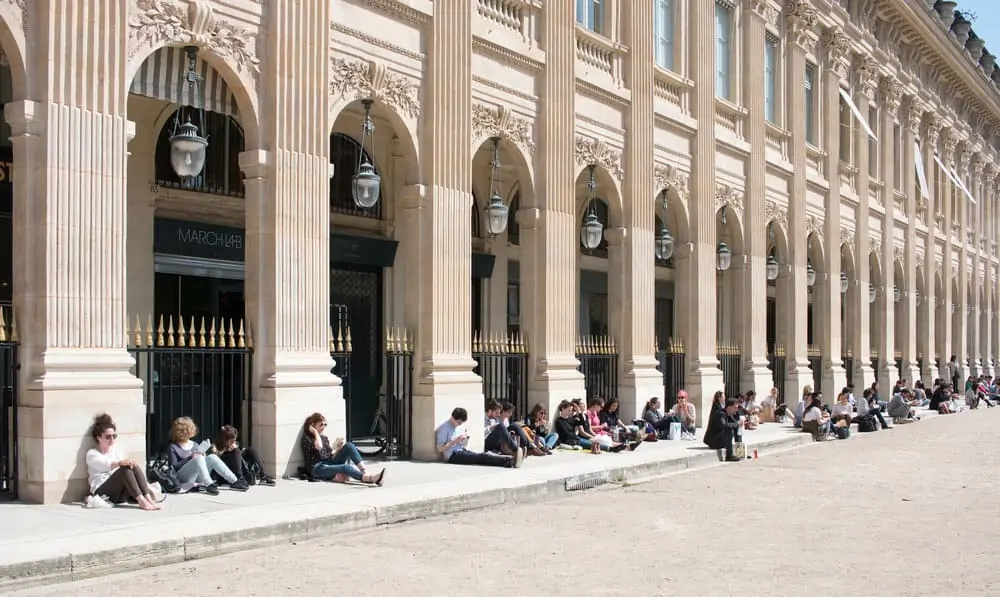where to picnic in Paris Palais Royal 