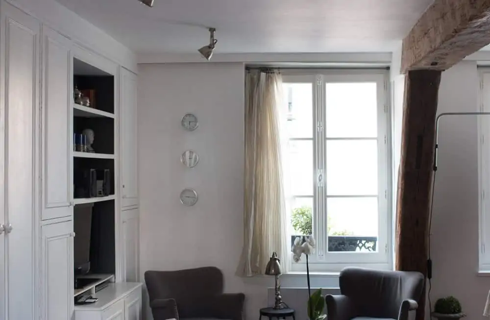 parisian apartment in the marais by rebecca plotnick