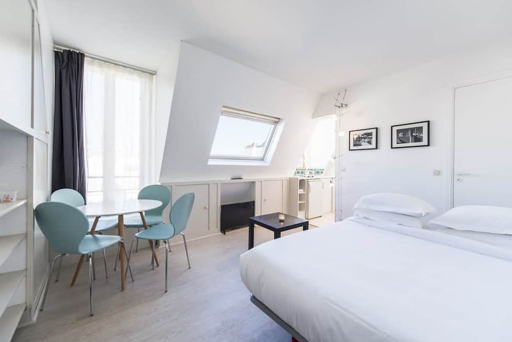 lovely renovated studio by the eiffel tower