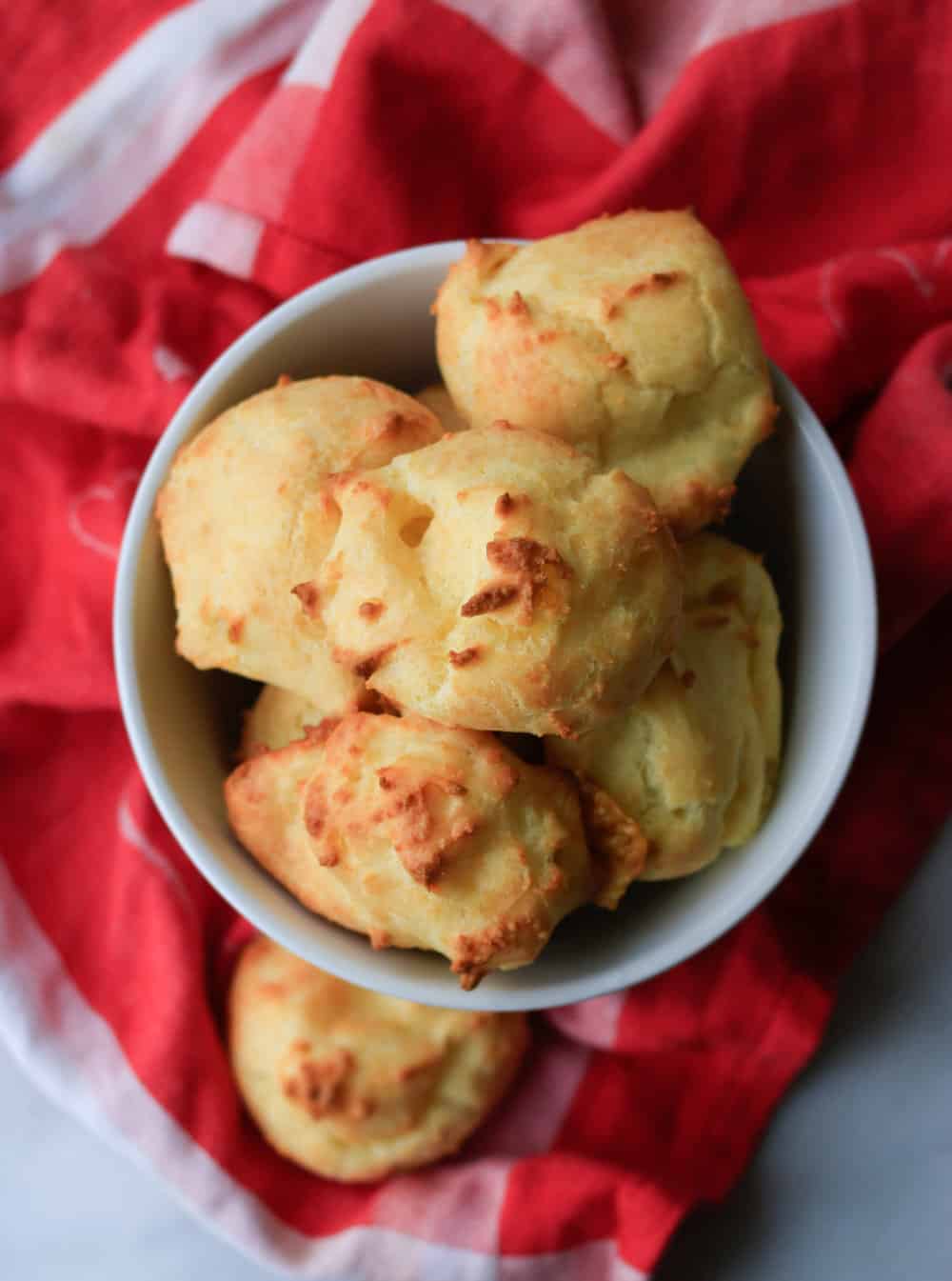 french cheese puffs perfect appetizer gougère recipe @everydayparisian