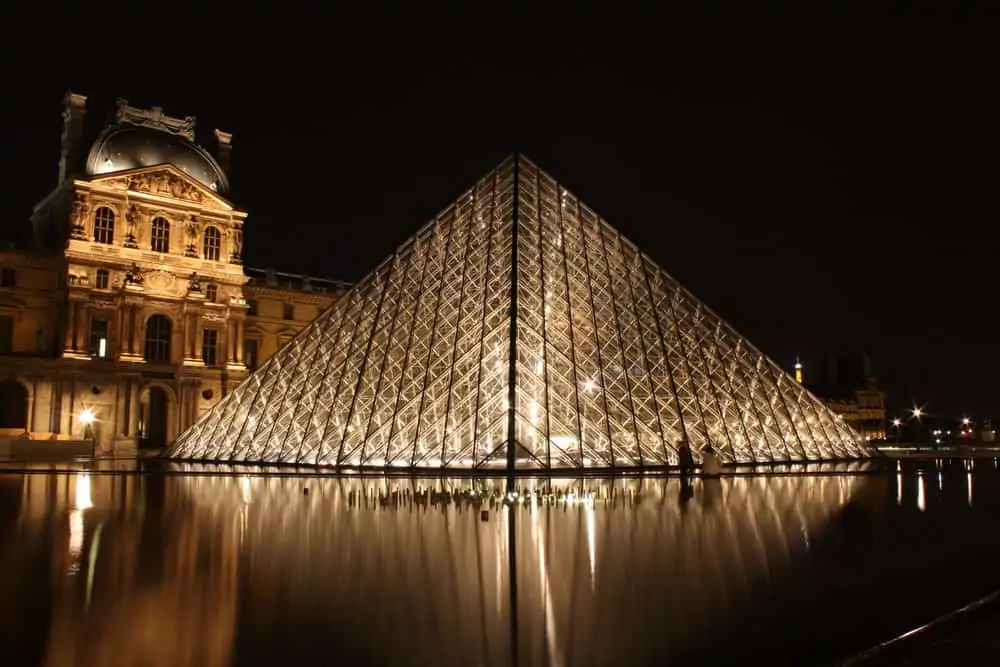 Louvre at Night @rebeccaplotnick