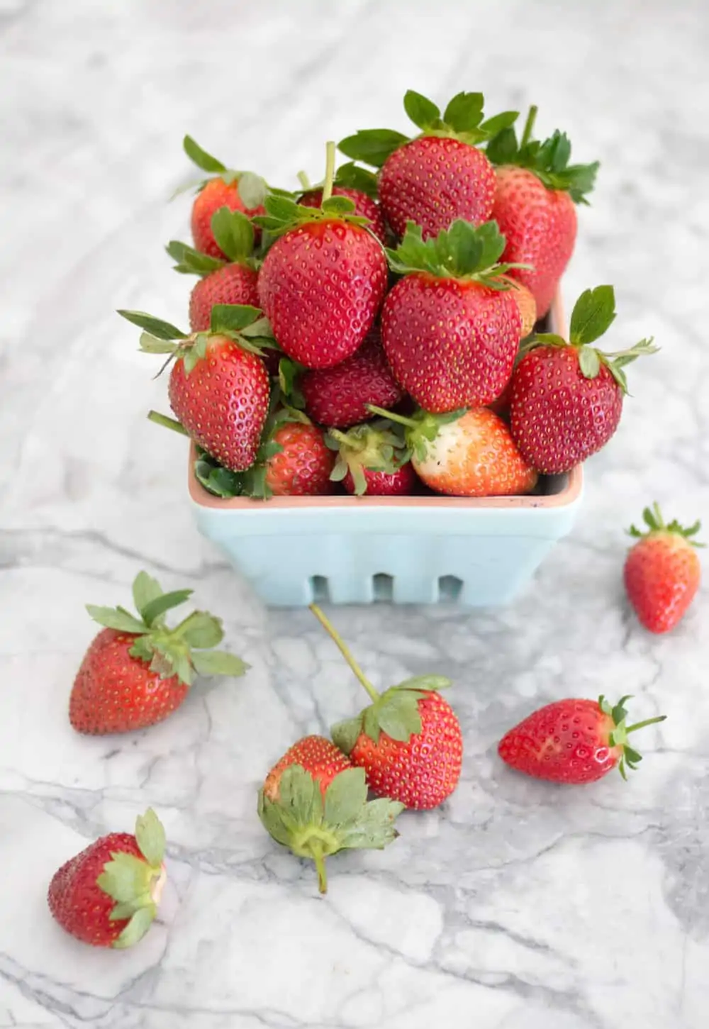 strawberry+lemon+bundt+cake+via+everyday+parisian.jpg