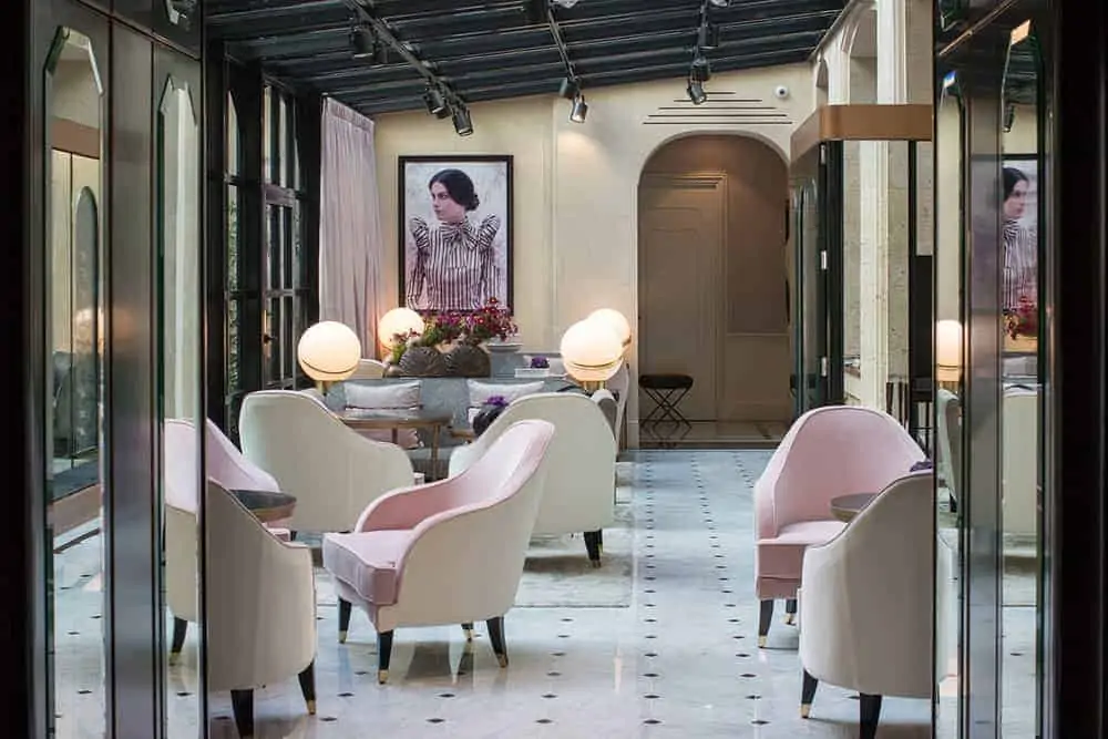 Where to Stay in Paris Le Narcisse Blanc 