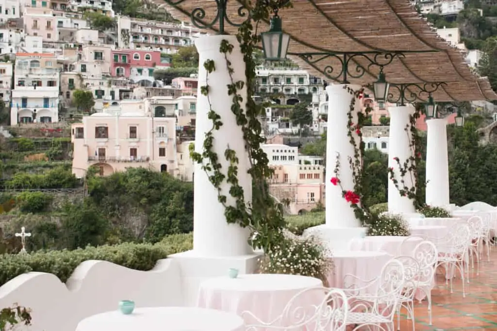 outdoor dining at Le Sirenuse amalfi coast guide everyday parisian