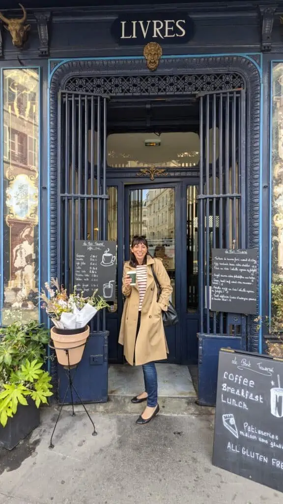 What Time Do Cafés Open in Paris?