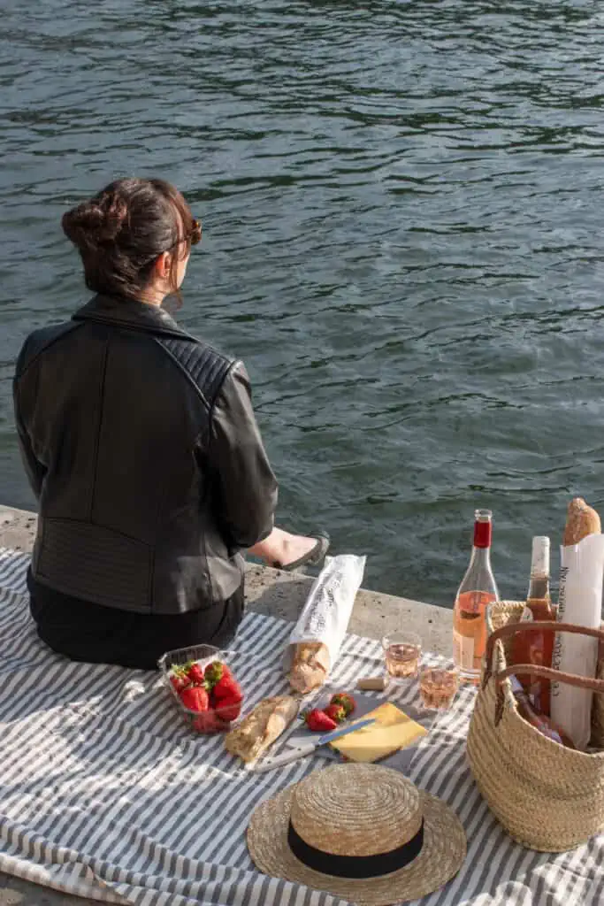 where to picnic in Paris everyday Parisian 
