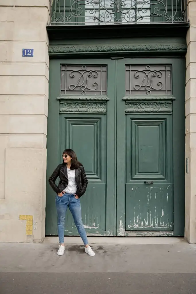 7 Classic French Fashion Outfits Parisians Wear on Repeat