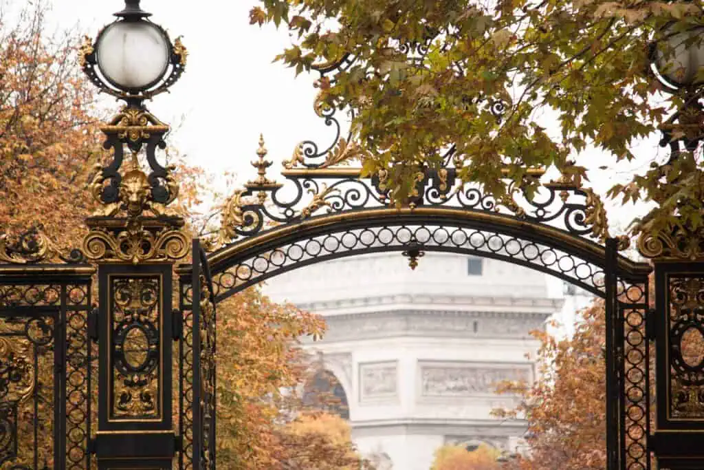 Parc Monceau Arc de Triomphe Paris view 