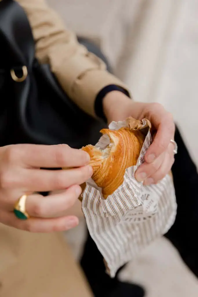 How to order a pastry in French everyday parisian 