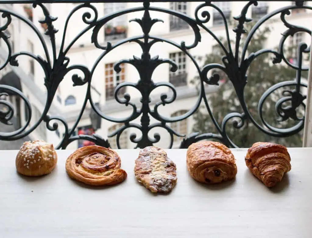 5 ways to order a pastry in Paris 