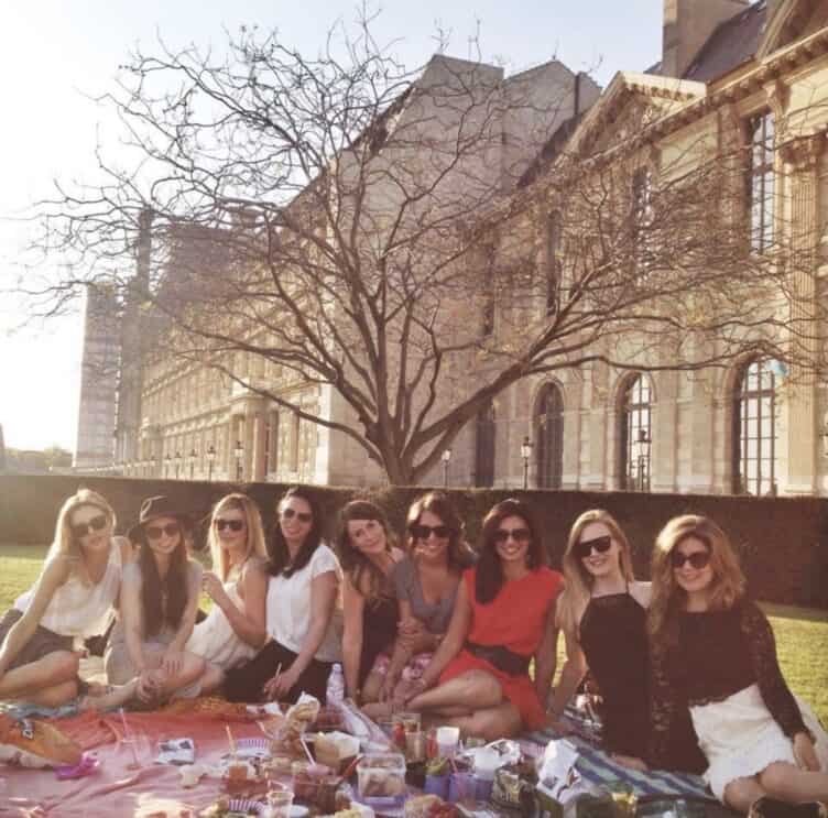Paris picnic with friends Tuileries 