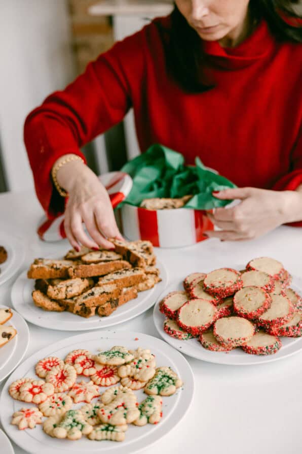 how to create a Christmas cookie box 