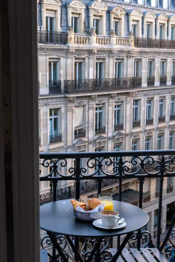 hotel hana paris balcony