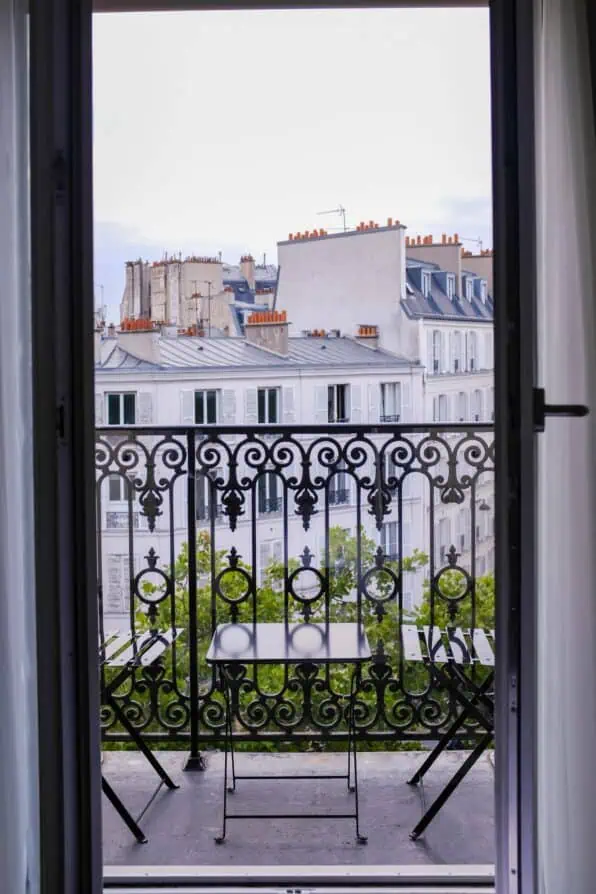 hotel le comtesse Paris room with an eiffel tower view