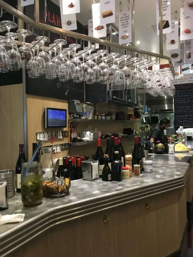 L'Avant Comptoir wine bar in Paris near Odeon