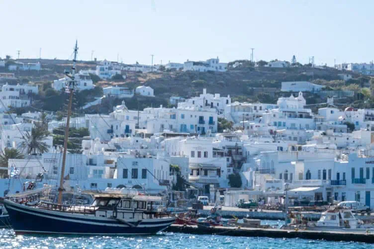Mykanos white houses