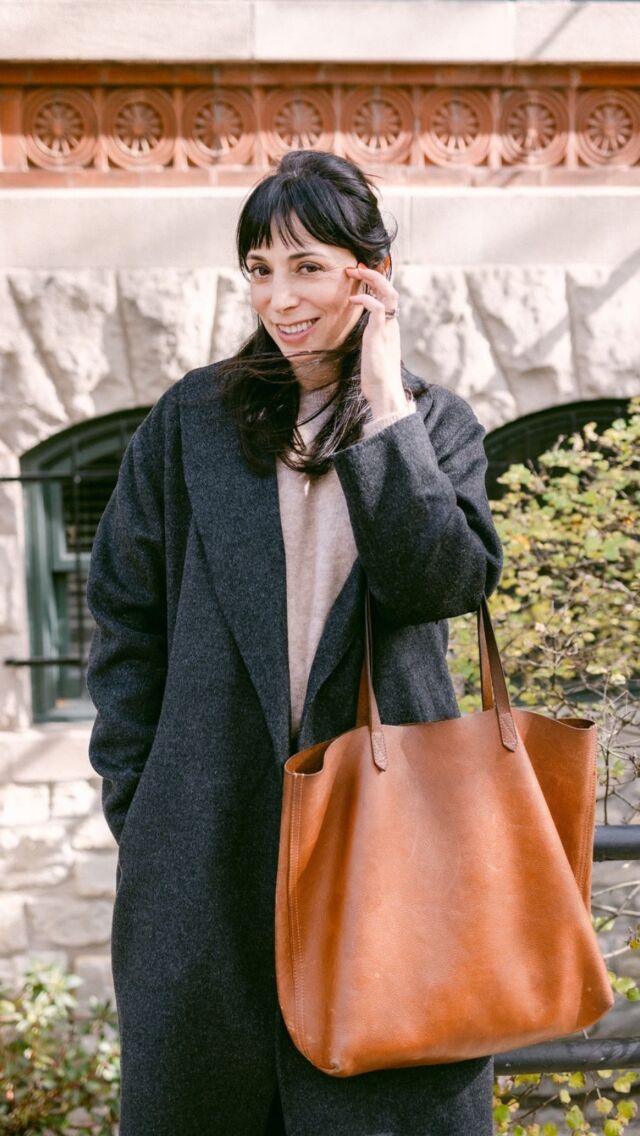 Holiday sales have begun! 🥳 I am sharing the five best sales to shop 🛒 early on the blog. There are even some special discount codes including @madewell 

https://everydayparisian.com/5-early-sales-to-shop/

Photo/video @yulia_sribna 
Coat and boots gifted by @madewell 

#everydayparisian #everydaymadewell