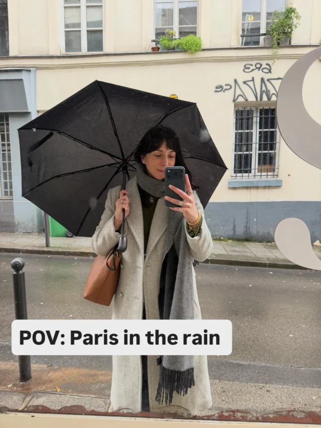 Paris in the rain ☔️ January 2026
Moody. Cinematic. Always classic.

Wearing: @zadigvoltaire coat
Scarf 🧣 @meandem 
Bag @cuyana 

#everydayparisian