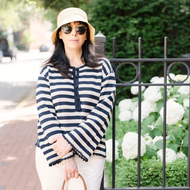 Sunday links I ❤️ are up! Grab your coffee and croissants. 🥐 

Some of my favorites include:
The 7 antiques to add to your home to make it feel more Parisian 
Hamptons vs Nantucket outfit ideas and how they differ
The most beautiful museum cafés Paris made the list twice 
Fall shoe trends and the 8 denim styles that are gracing the runways 

Comment LINK and I will send you the full list.

Photos by @yuliasribna 
Wearing @frame and @cuyana 

#everydayparisian
